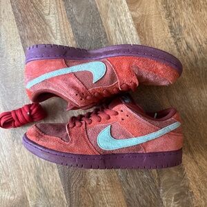 Size 10 - Nike Dunk SB Low Mystic Red